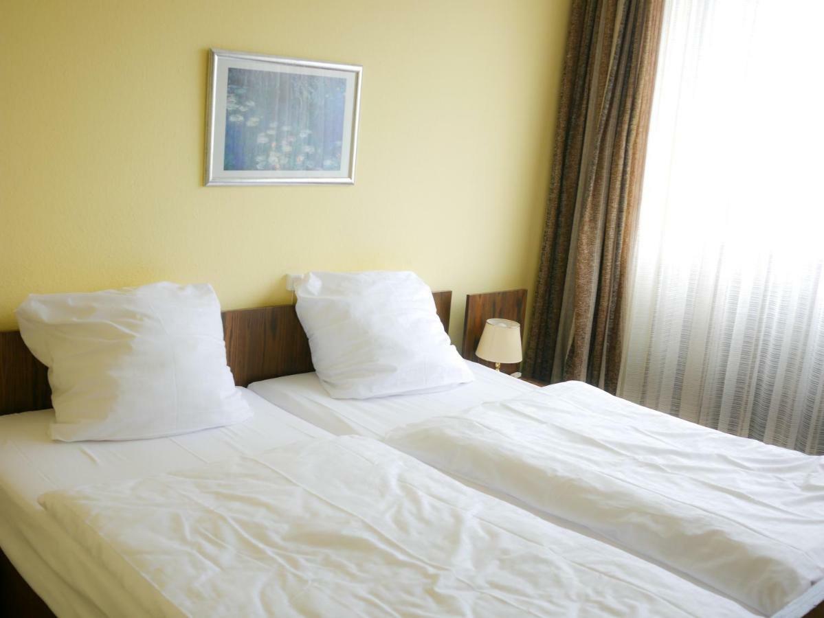 Hotel Oronto โคเบลนซ์ ภายนอก รูปภาพ